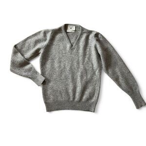 BULKS COUNTY Men's Sz M Thane 100% 2 Ply Cashmere V Neck Grey Sweater Vintage